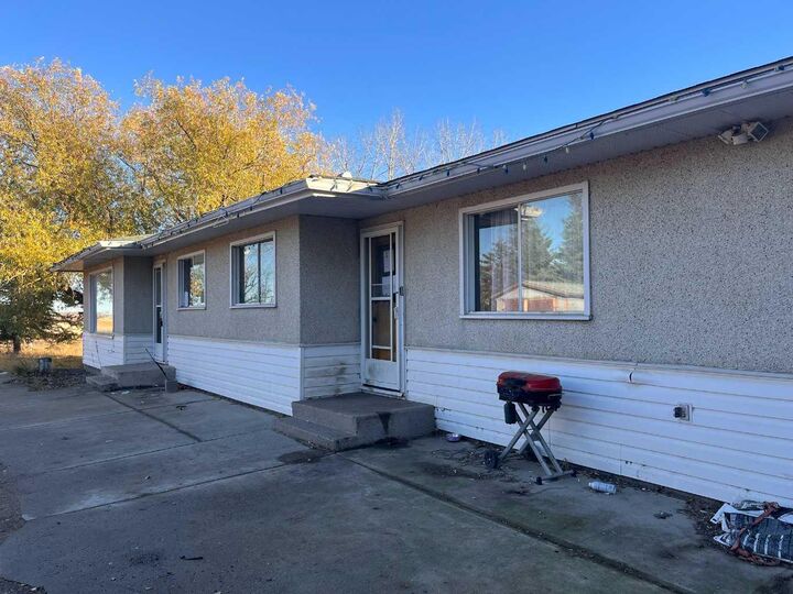 Property Photo:  58032 Range Road 101  AB T0A 3A0 
