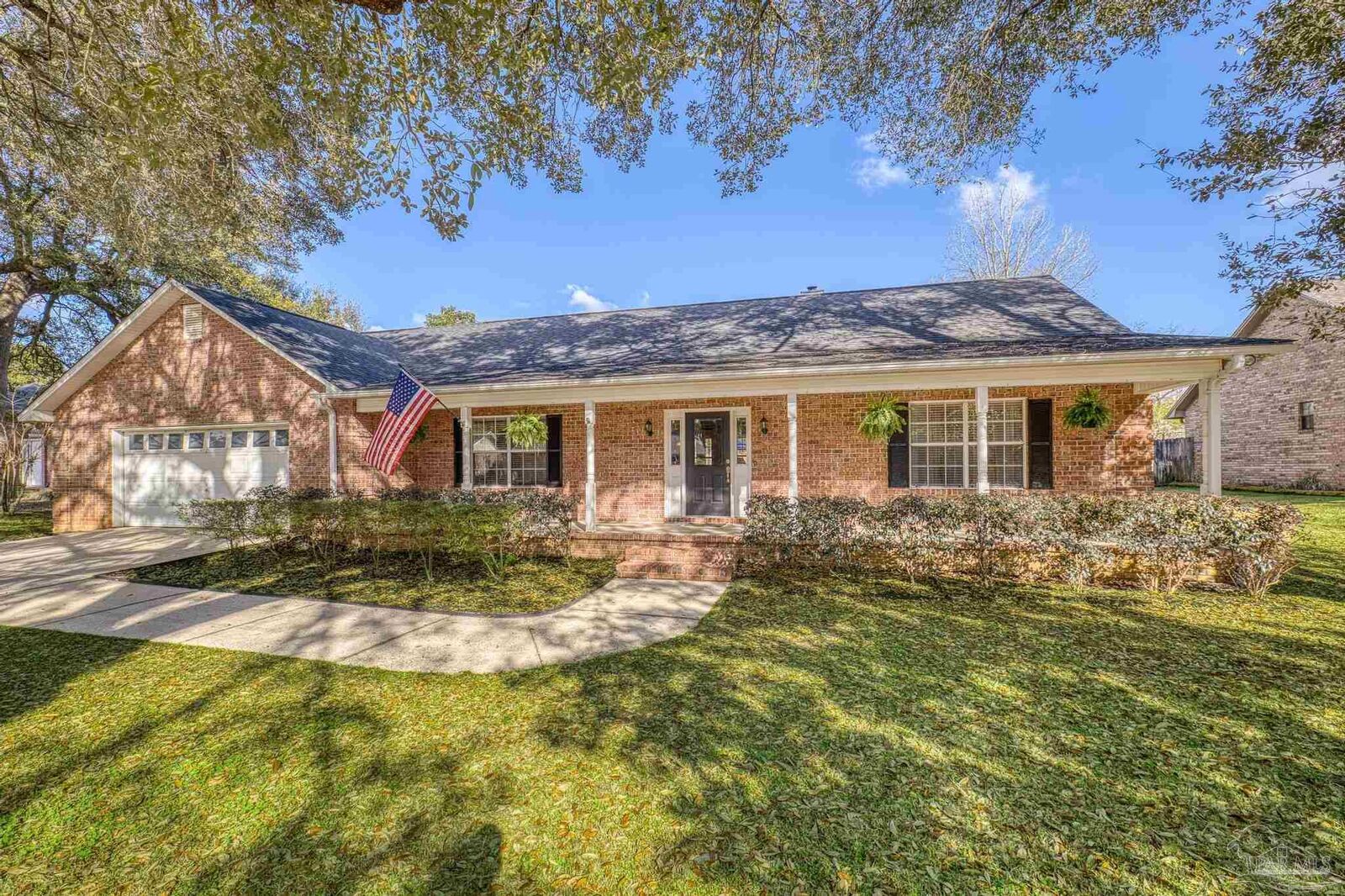 Property Photo:  3205 Windmill Cir  FL 32533 