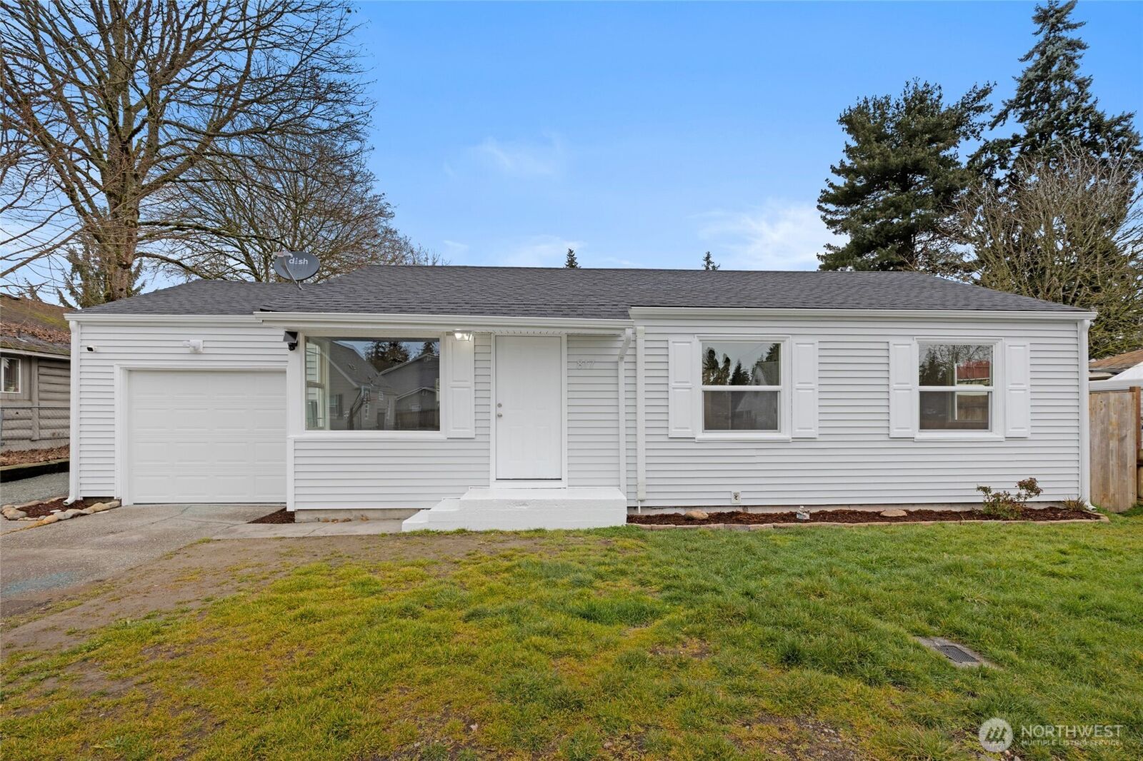 Property Photo:  817  114th Street S  WA 98444 