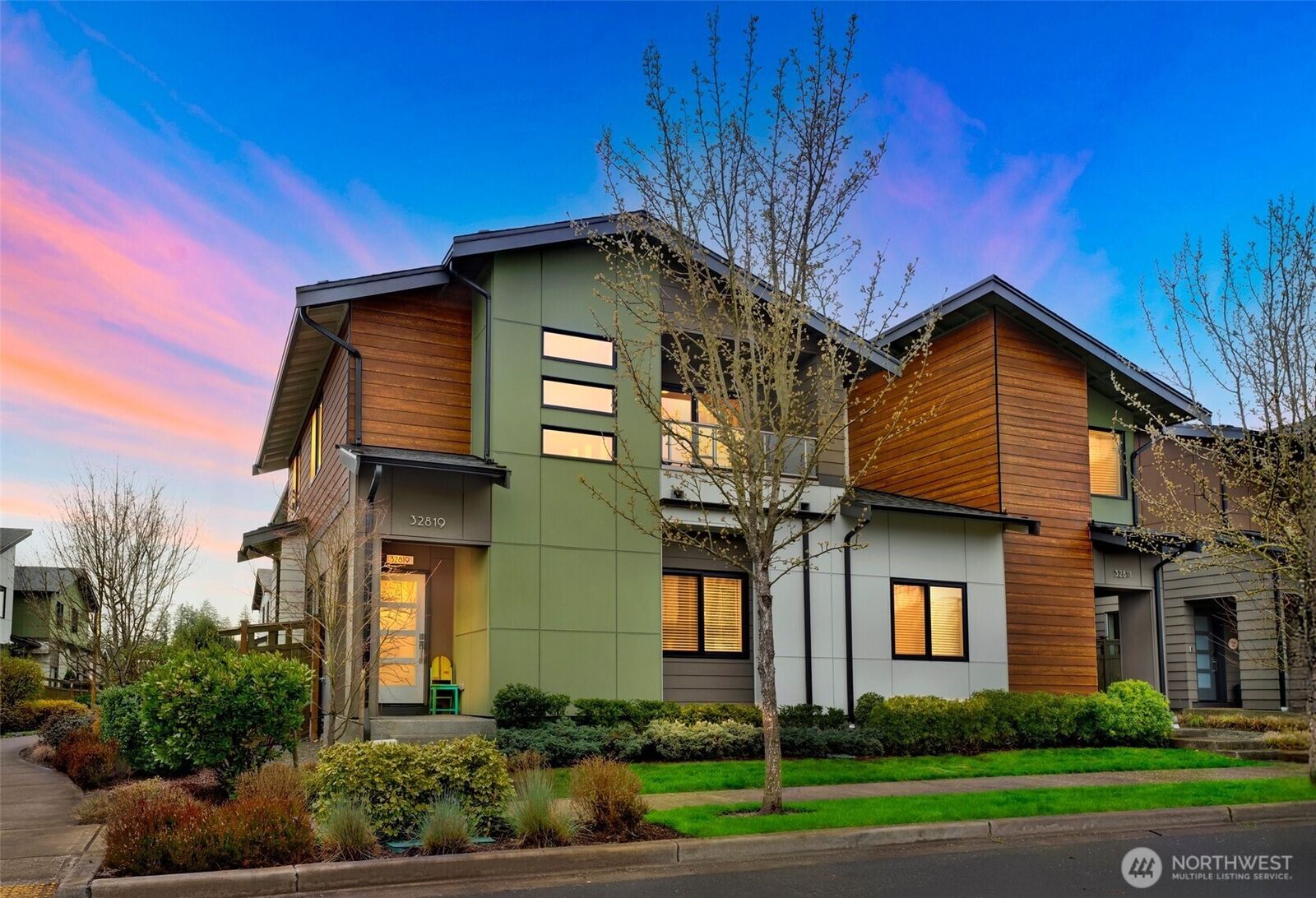 Property Photo:  32819  Madrona Avenue SE  WA 98010 