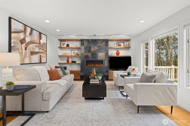 Property Photo:  16880 SE 56th Place  WA 98006 