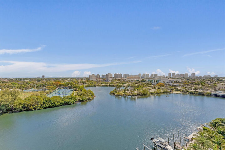 Property Photo:  1180 N Federal Highway 1006  FL 33304 