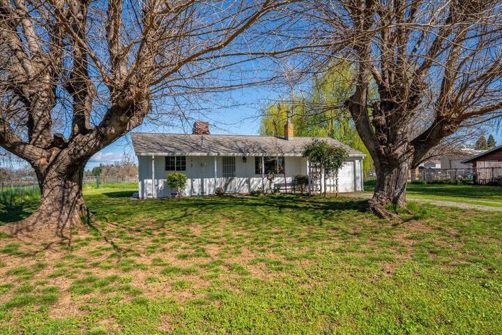 Property Photo:  19278 Green Acres Lane  CA 96002 