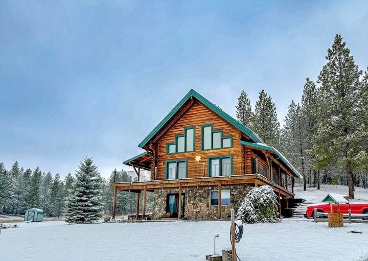 Property Photo: 1076 Starvation Lake Rd WA 99114