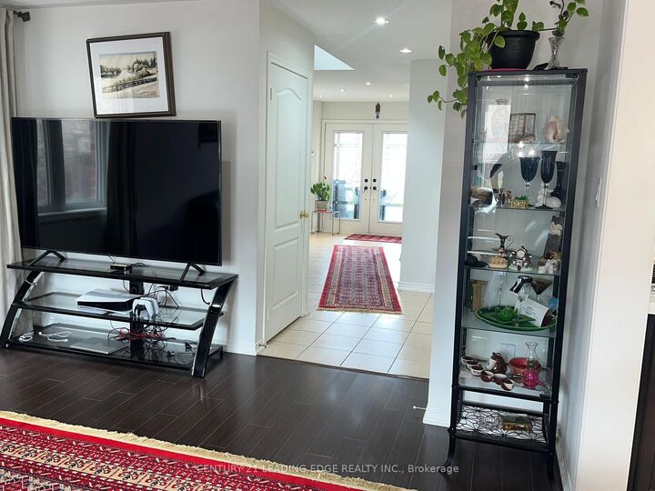 Photo de la propriété:  30 Armstrong Crescent  ON L3Z 0L1 