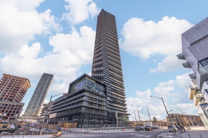 Property Photo:  448 Burnhamthorpe Road W 2206  ON L5B 4M6 