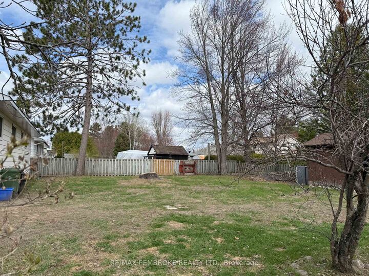 Property Photo: 114 Hemlock Street ON K8H 3C2