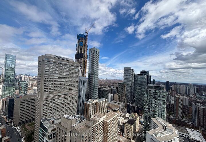 Photo de la propriété:  1080 Bay Street 4210  ON M5S 0A5 