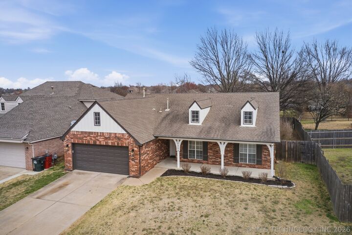 Property Photo:  10305 N 115th East Avenue  OK 74055 