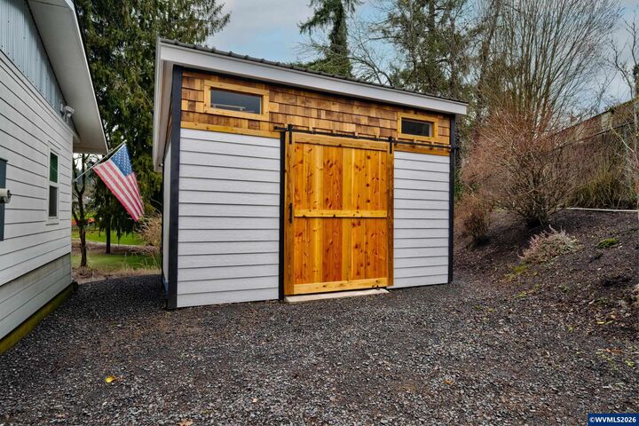 Property Photo:  1720 9th Av  OR 97386 