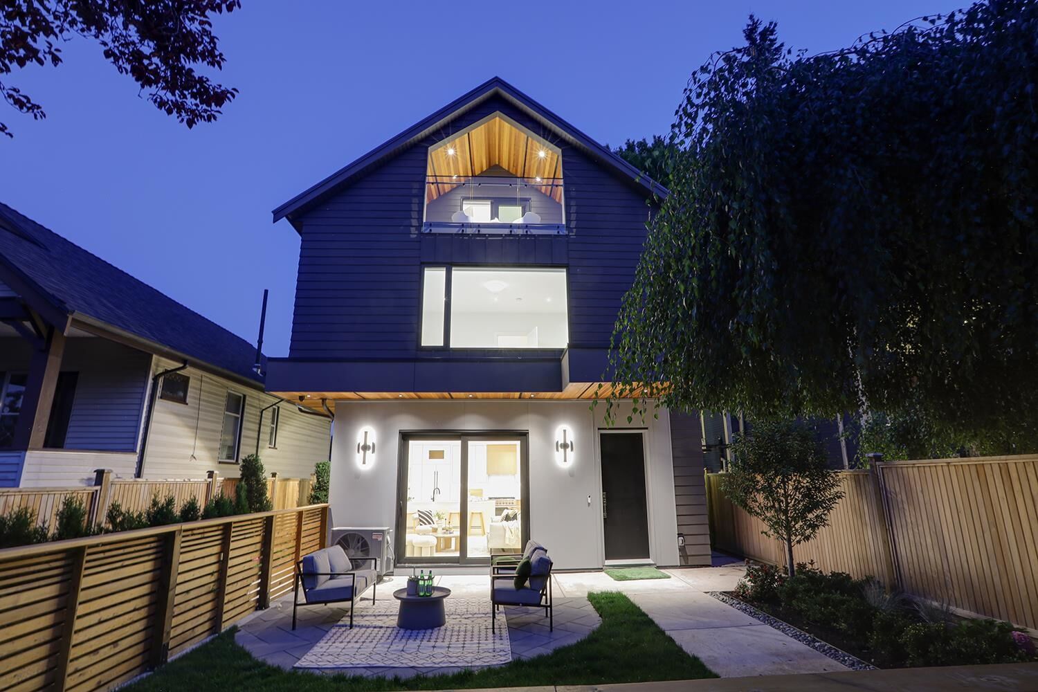 Property Photo: 944 E 13 Avenue 1 BC V5T 2L6