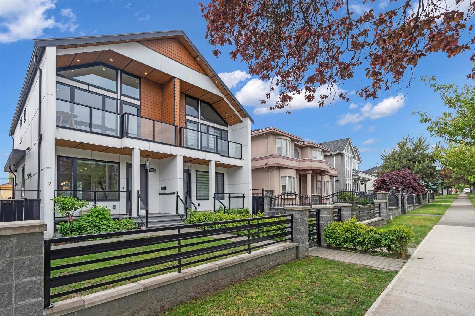 Property Photo: 560 W 63rd Avenue 1 BC V6P 2G8