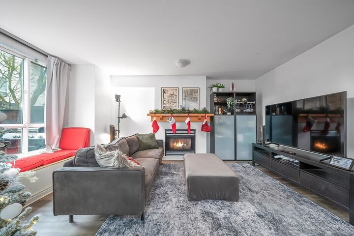 Property Photo: 7313 Magnolia Terrace BC V5E 4N3
