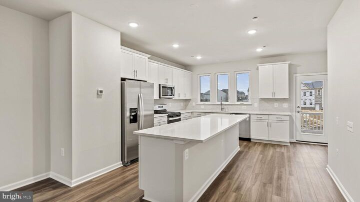 Property Photo:  15071 Jaxton Square Lane  VA 20169 