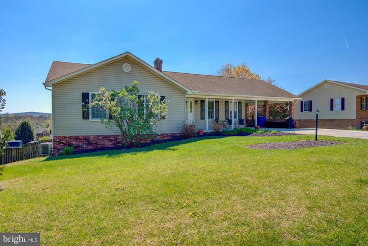 Property Photo:  281 Creekside Way  VA 22630 