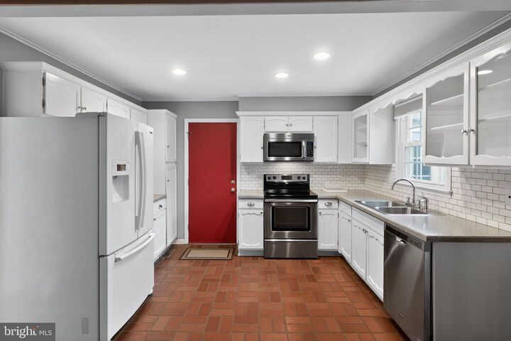 Property Photo:  1609 Earlham Avenue  MD 21114 