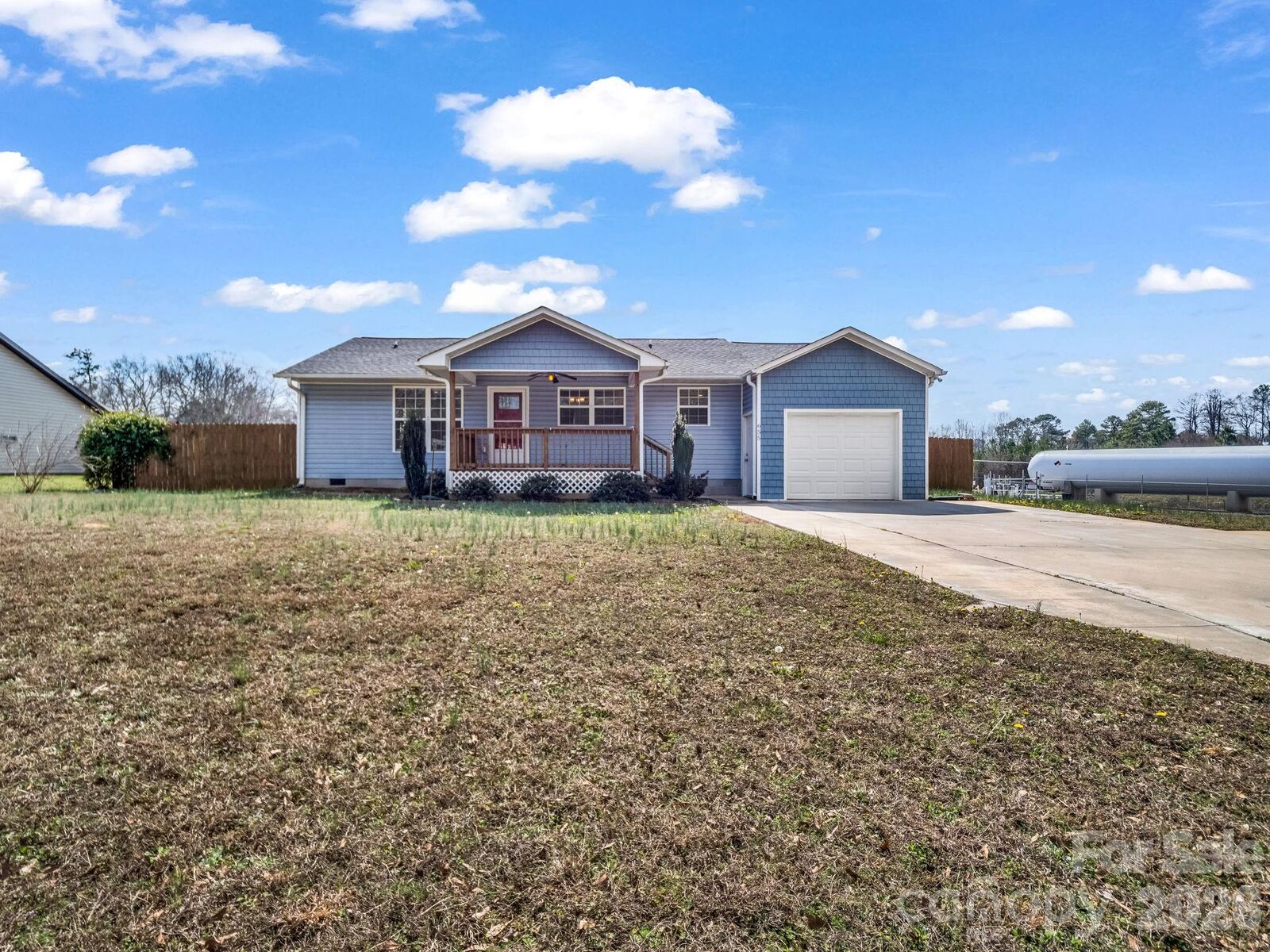 Property Photo:  655 W Oconee Street  SC 29323 