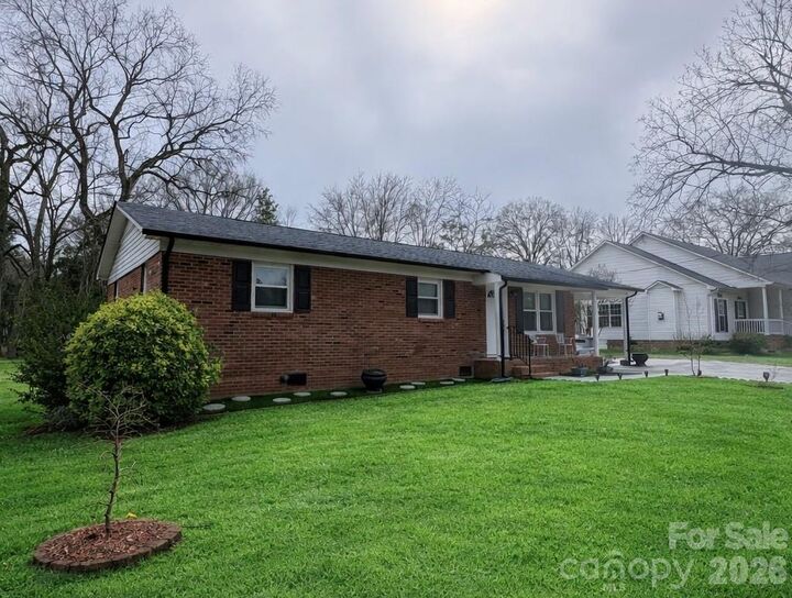 Property Photo:  324 Autumn Drive  NC 28075 