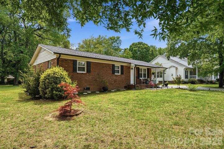 Property Photo:  324 Autumn Drive  NC 28075 