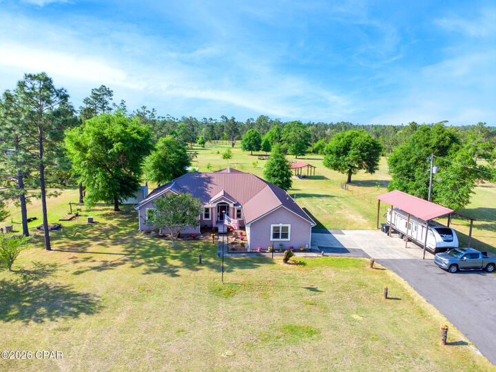 Property Photo: 11908 Owenwood Road FL 32438