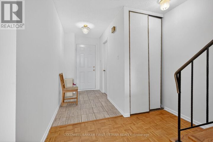 Property Photo:  300 Stone Quarry Private South  ON K1K 3Y2 