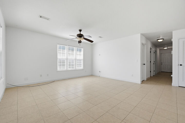 Property Photo: 309 Rangeline Street FL 32425