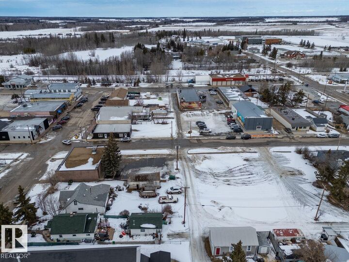 Property Photo:  4923 49 Avenue  AB T0E 1V0 