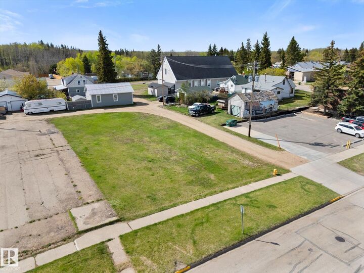 Property Photo:  4923 49 Avenue  AB T0E 1V0 