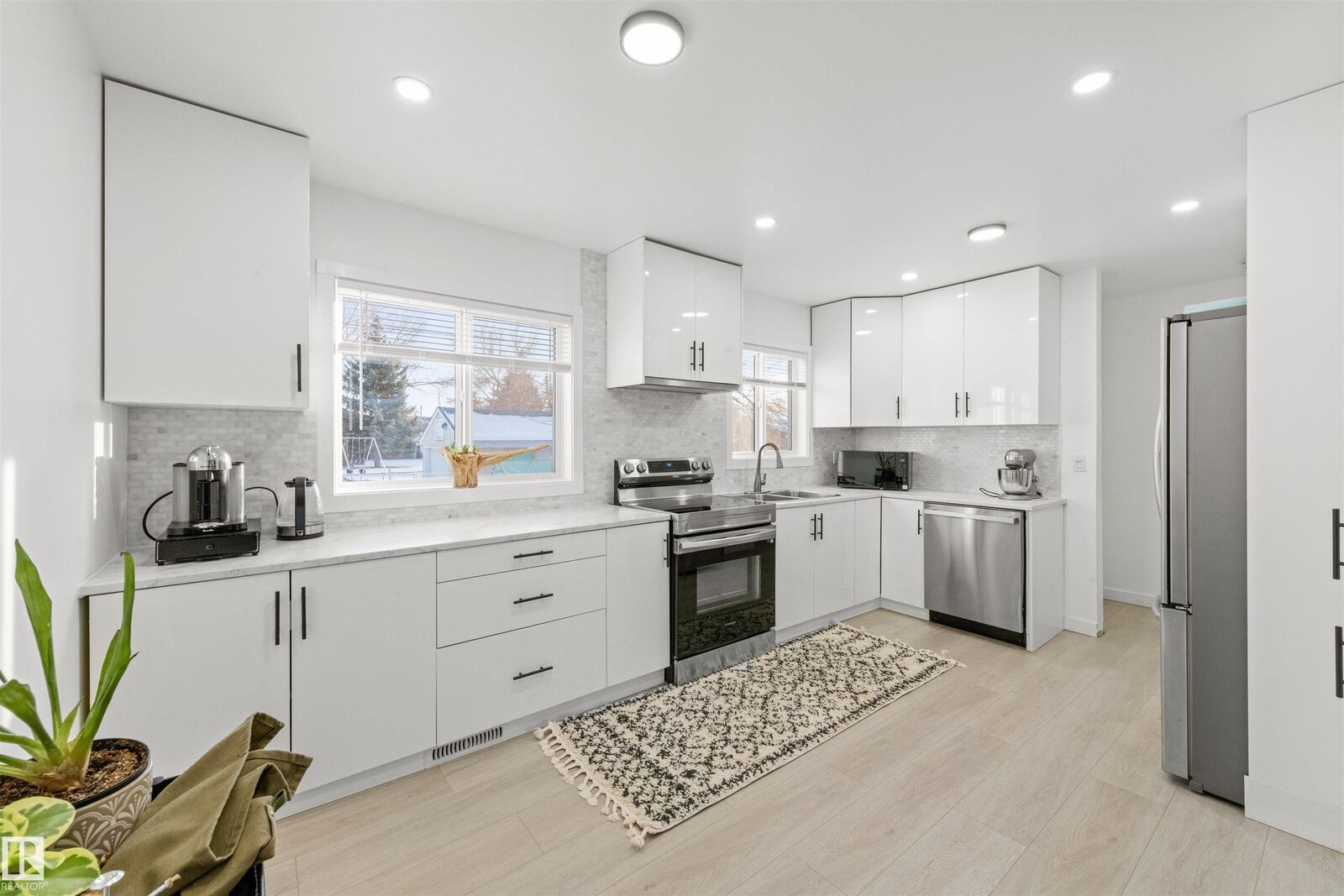 Property Photo: 3429 120 Avenue NW AB T5W 1K1