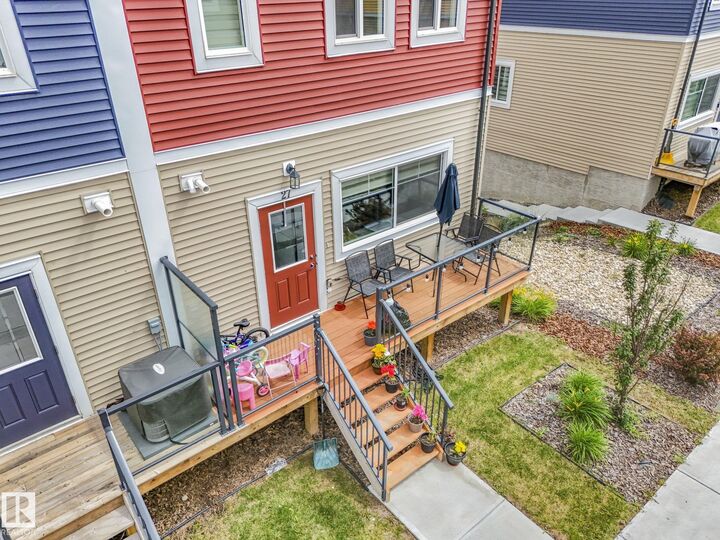 Property Photo: 2803 14 Avenue NW 27 AB T6T 2K4