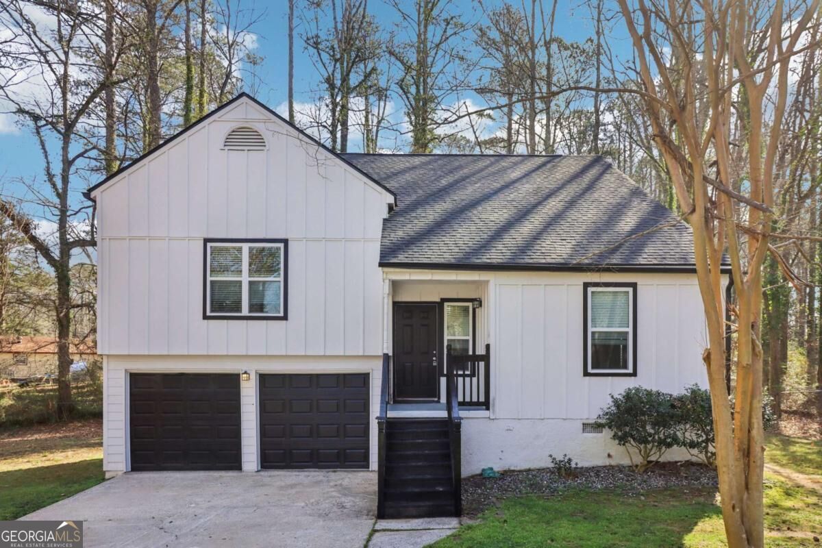 Property Photo:  105 Running Bear Trail  GA 30214 