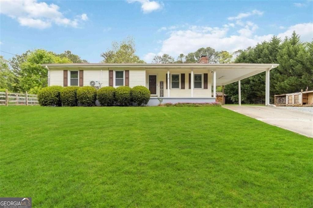 Property Photo: 3040 Land Road GA 30004