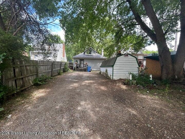 Property Photo:  426 S Francis Avenue  MI 48912 