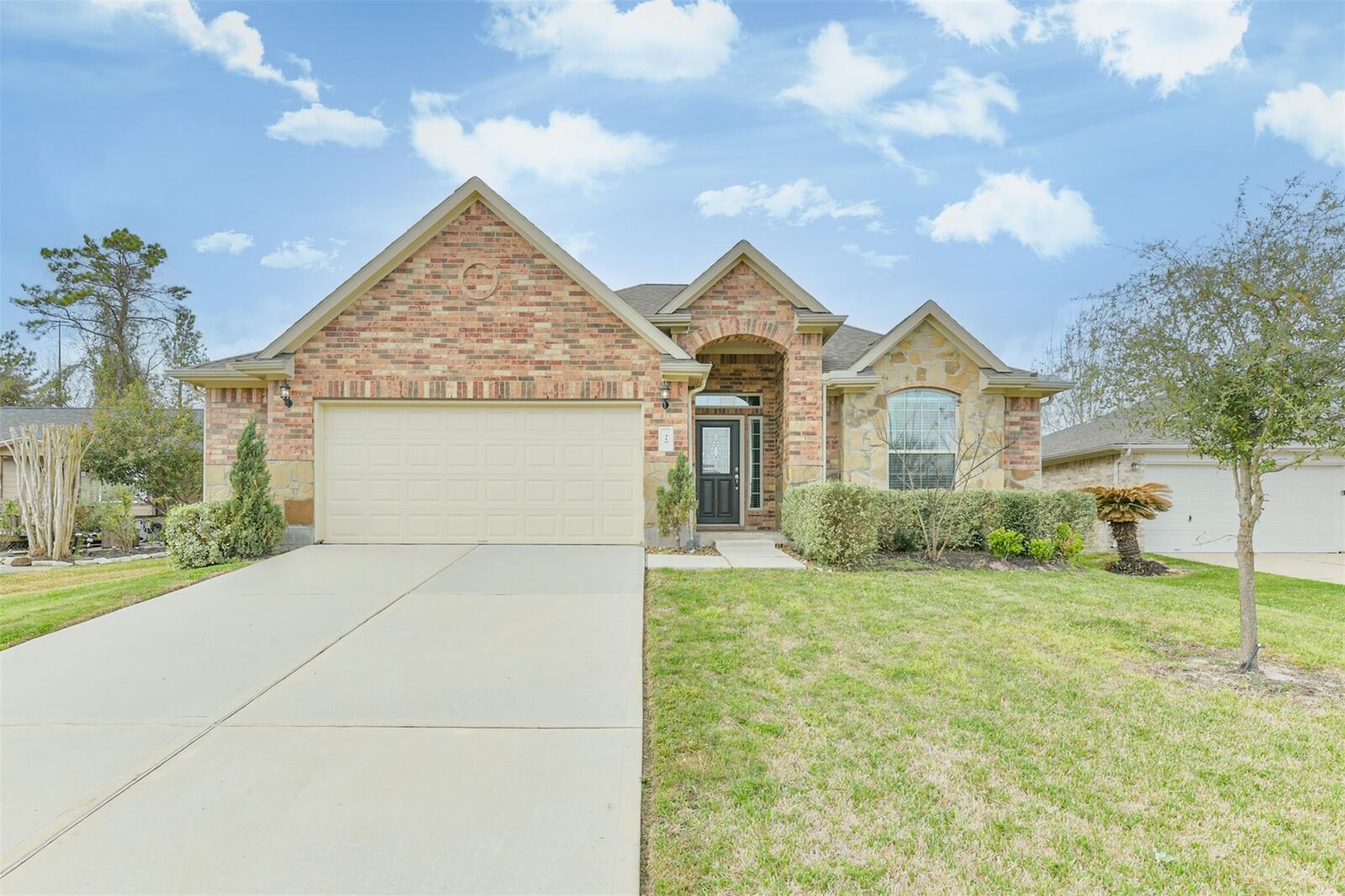 Property Photo:  419 Lazy Lane  TX 77356 