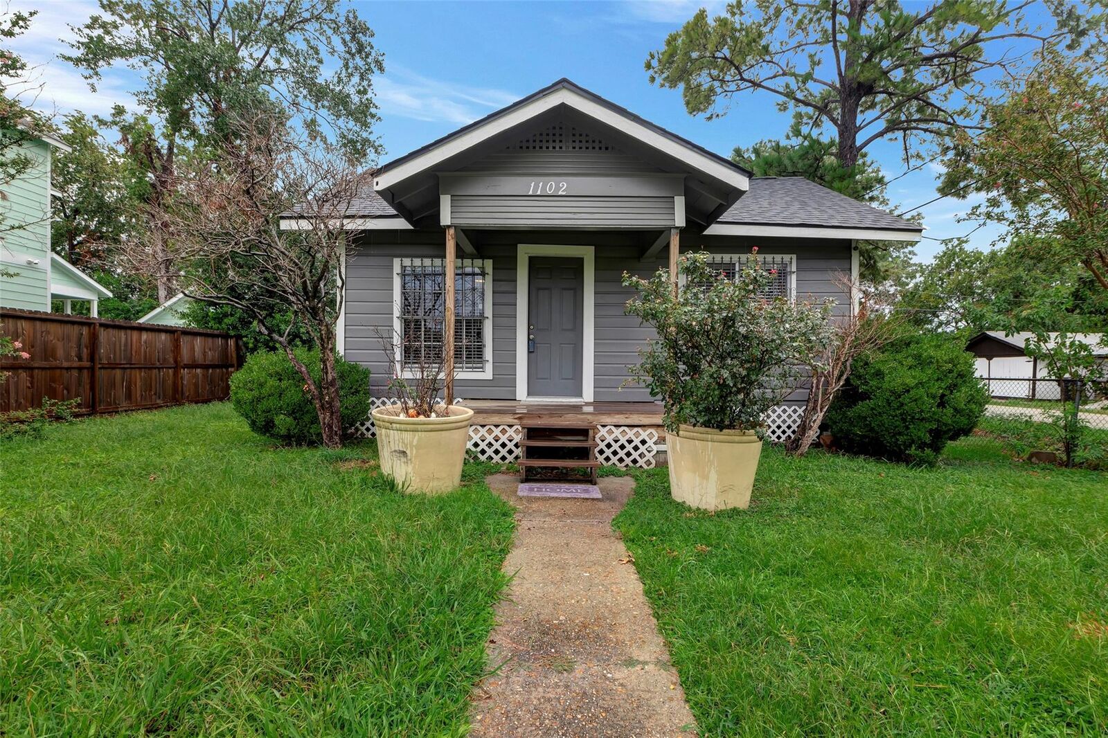 Property Photo: 1102 Northwood Street TX 77009