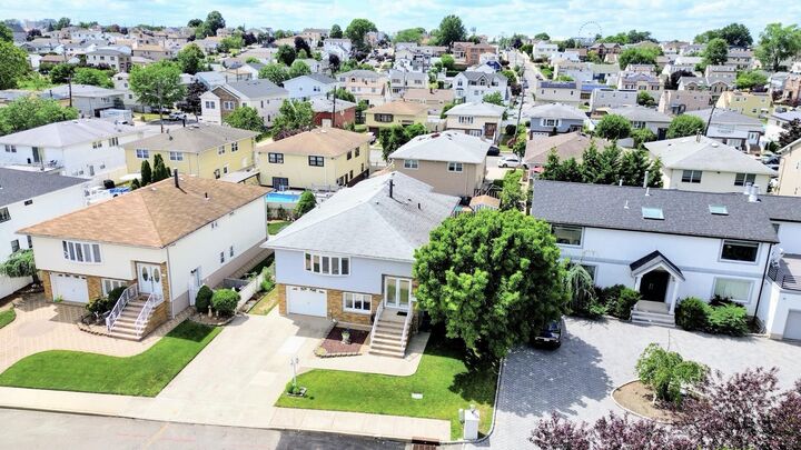 Property Photo:  1033 Park Dr  NJ 07094 
