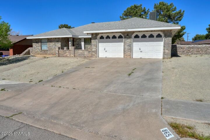 Property Photo:  865 Cedardale Drive  NM 88005 