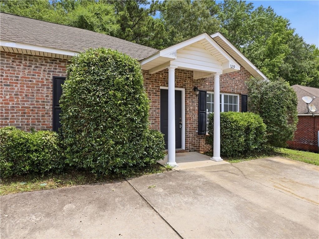 Property Photo:  329 E Longleaf Drive  AL 36832 