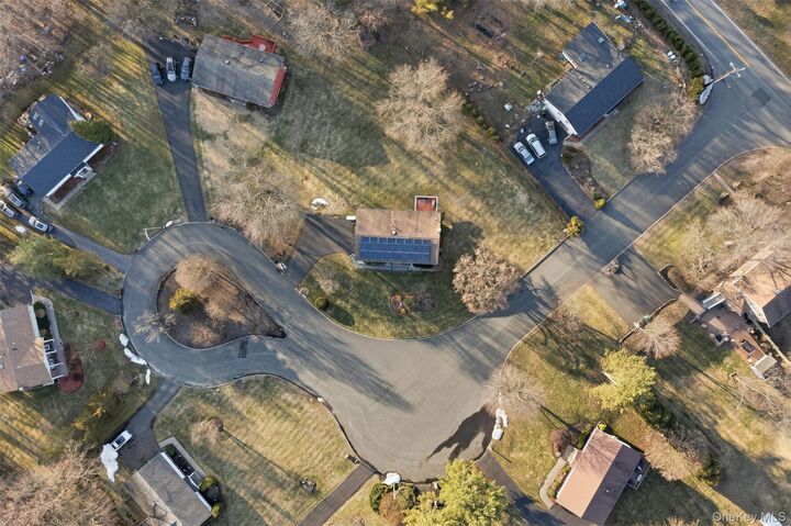 Property Photo:  6 Cider Mill Court  NY 10956 