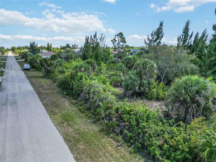 Property Photo:  15609 Melport Circle  FL 33981 