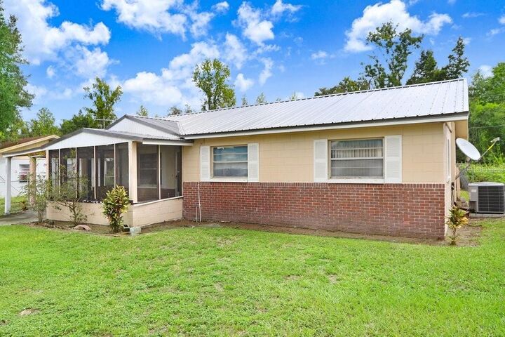 Property Photo: 825 Chamberlain Boulevard FL 33873