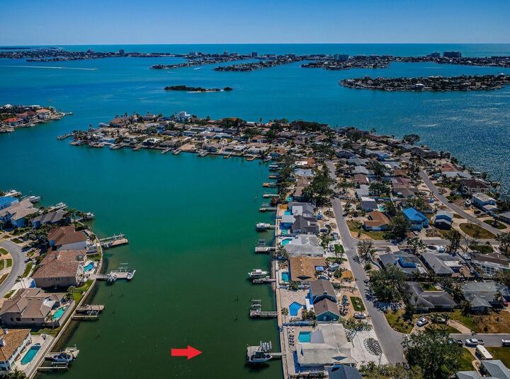 Property Photo:  2180 Dolphin Boulevard S  FL 33707 