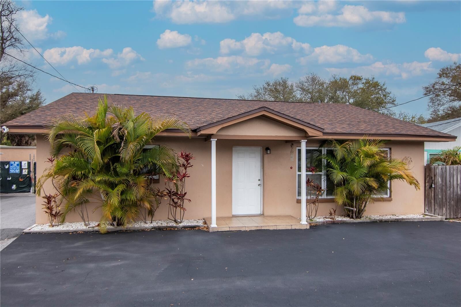 Property Photo:  1528 S Myrtle Avenue  FL 33756 