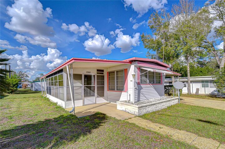 Property Photo:  37427 Hammond Drive  FL 33541 