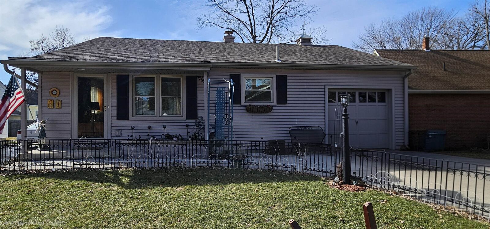 Property Photo:  215 Gates Street  MI 48708 