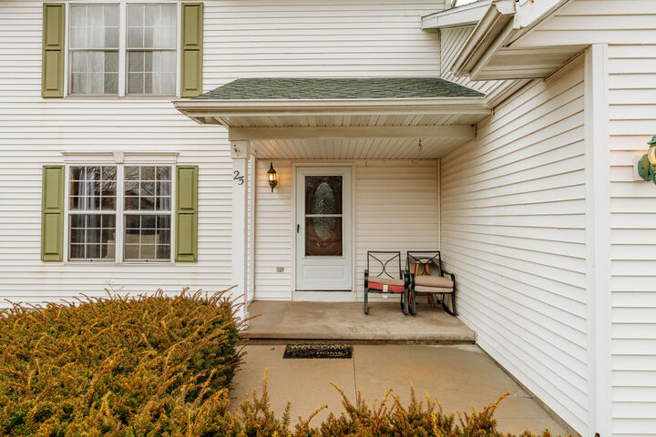 Property Photo:  25 Pennycress Ct  WI 54935 