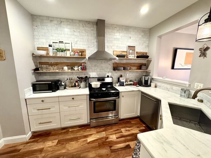 Property Photo:  83 Keeneland Court  IL 60030 