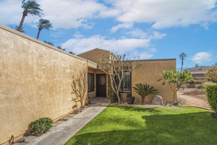 Property Photo: 74171 Santa Rosa Circle CA 92260