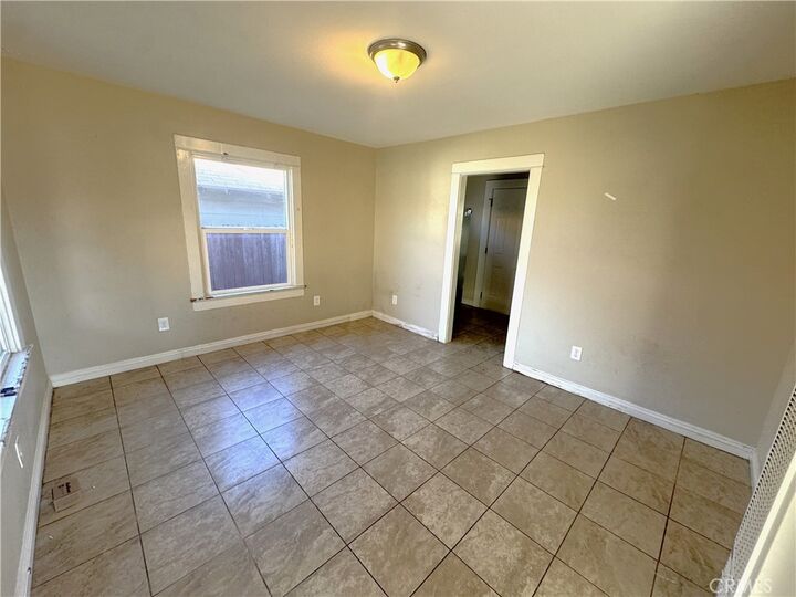 Property Photo:  150 E 70th Street 1,2  CA 90003 