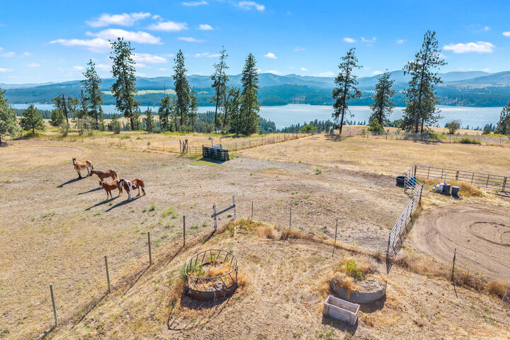 Property Photo: 3305 Bradeen Rd WA 99167